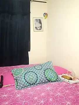 Snapshot of iamemmablake chatting on 10/25/25, 10:59 iamemmablake online show from 10/25/25, 10:59