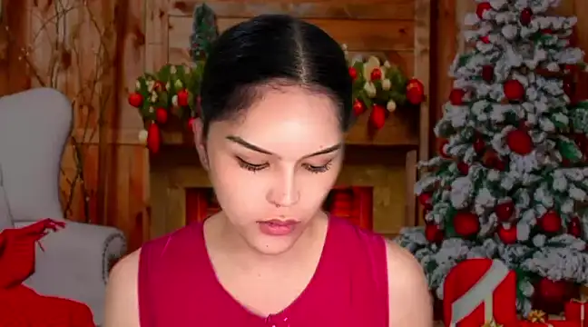 Snapshot of ellestellar chatting on 12/14/24, 01:06 ellestellar online show from 12/14/24, 01:06