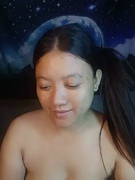 Snapshot of Urchanel chatting on 06/20/26, 01:03 Urchanel online show from 06/20/26, 01:03