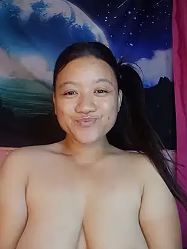 Snapshot of Urchanel chatting on 06/27/26, 12:33 Urchanel online show from 06/27/26, 12:33