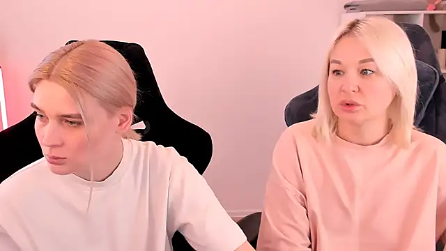 hotblonds online show from 03/06/25, 10:52