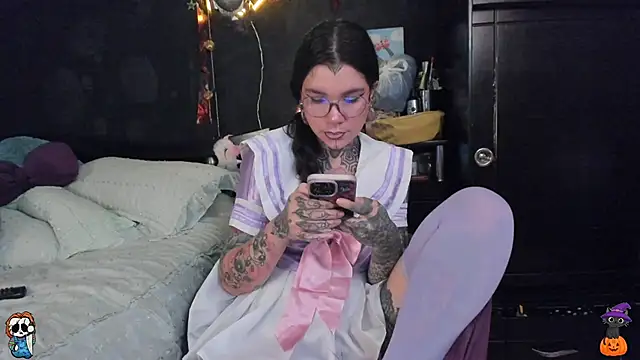 Lilmarieee online show from 10/15/25, 09:15