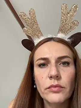 Snapshot of BritneyHall chatting on 12/26/24, 08:07 BritneyHall online show from 12/26/24, 08:07