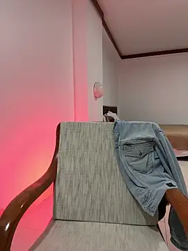 Snapshot of BritneyHall chatting on 12/30/24, 03:35 BritneyHall online show from 12/30/24, 03:35