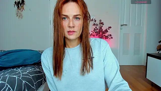 Snapshot of BritneyHall chatting on 02/27/25, 08:50 BritneyHall online show from 02/27/25, 08:50