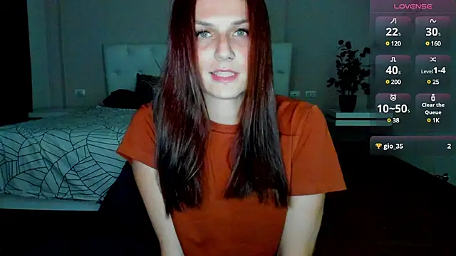 Snapshot of BritneyHall chatting on 03/10/25, 06:12 BritneyHall online show from 03/10/25, 06:12