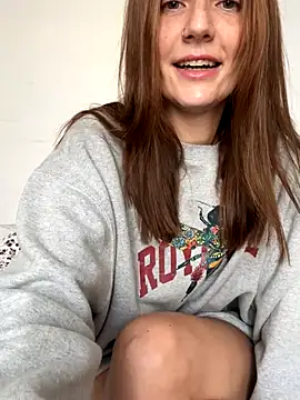 Snapshot of BritneyHall chatting on 10/15/25, 09:42 BritneyHall online show from 10/15/25, 09:42