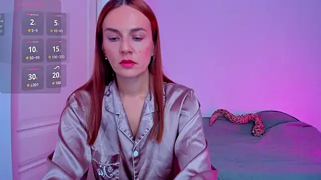 Snapshot of BritneyHall chatting on 11/10/25, 09:41 BritneyHall online show from 11/10/25, 09:41