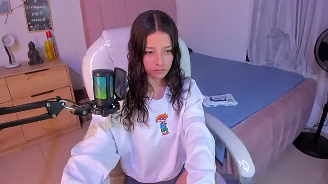 Amaia Daniells online show from 02/07/25, 04:06