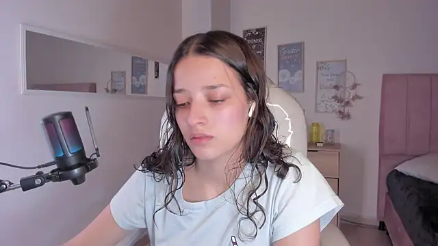 Amaia Daniells online show from 09/11/25, 03:39