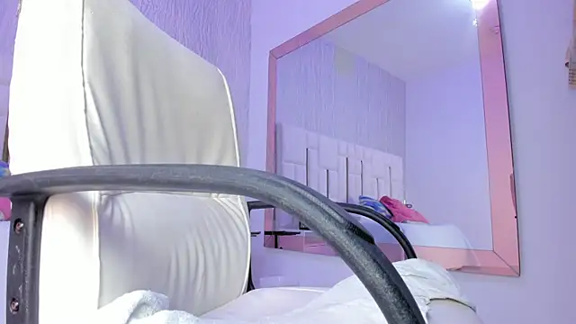 Meghan stonne  online show from 10/04/25, 07:01