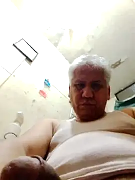 Momlover2022 online show from 04/08/26, 09:15