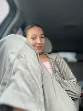 YOUR-KARINA online show from 03/05/25, 07:16