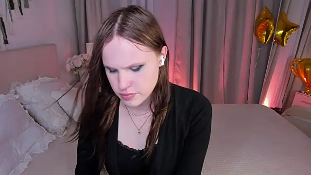 EffieMinki online show from 06/30/26, 09:27