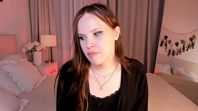 EffieMinki online show from 07/02/26, 09:43