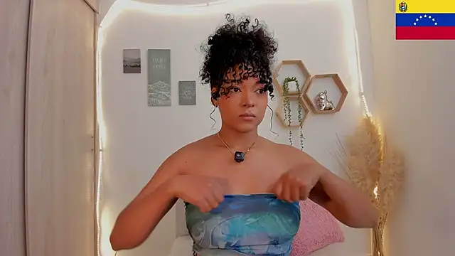 Snapshot of mariam_hill chatting on 06/30/26, 05:36 mariam hill online show from 06/30/26, 05:36