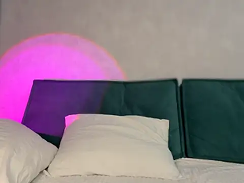 Kira Quinn online show from 02/05/26, 07:13