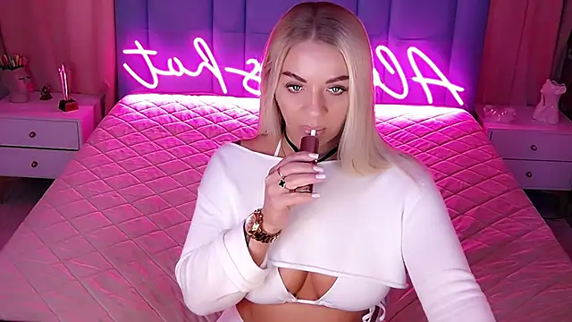 AllwaysHotJ online show from 03/08/26, 01:47