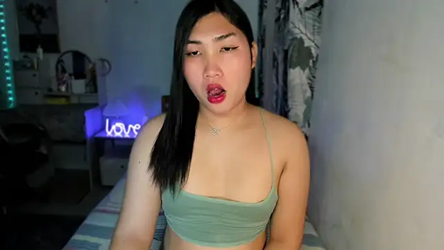 Miss Deliciousness online show from 02/03/25, 03:59