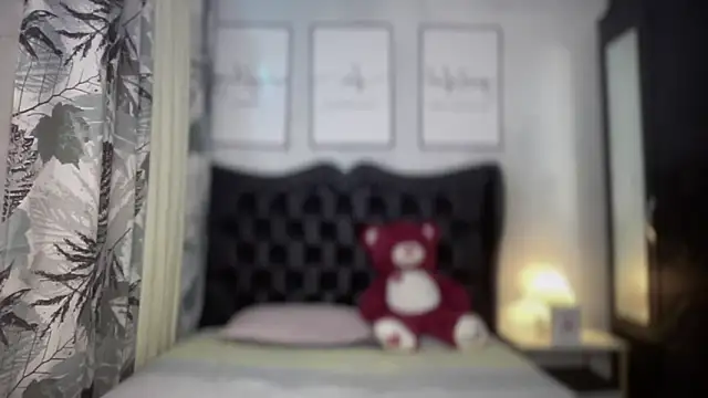 Miss Deliciousness online show from 02/11/26, 05:18