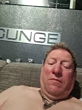 tomtom111111 online show from 12/16/25, 09:09