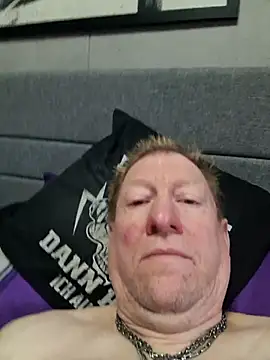 tomtom111111 online show from 03/15/26, 10:54