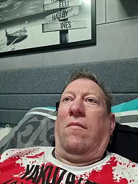 tomtom111111 online show from 04/12/26, 03:06