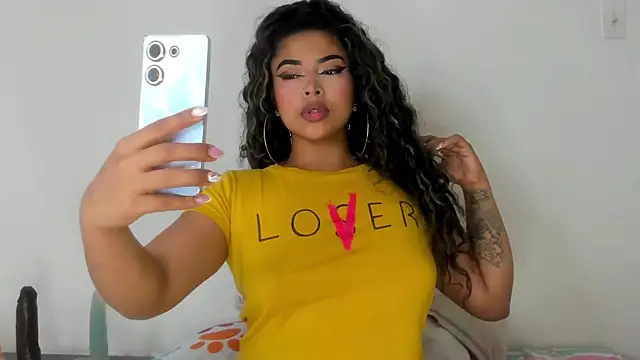 Snapshot of moana_taylor chatting on 02/15/25, 06:55 moana taylor online show from 02/15/25, 06:55