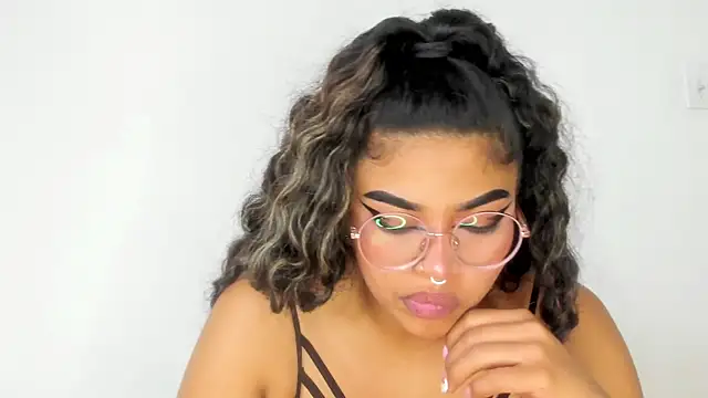 Snapshot of moana_taylor chatting on 02/17/25, 10:29 moana taylor online show from 02/17/25, 10:29