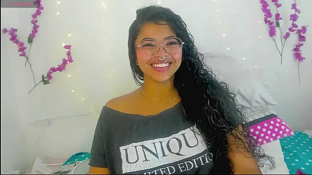 Snapshot of moana_taylor chatting on 09/13/25, 11:21 moana taylor online show from 09/13/25, 11:21