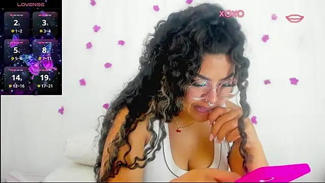 Snapshot of moana_taylor chatting on 09/28/25, 10:31 moana taylor online show from 09/28/25, 10:31