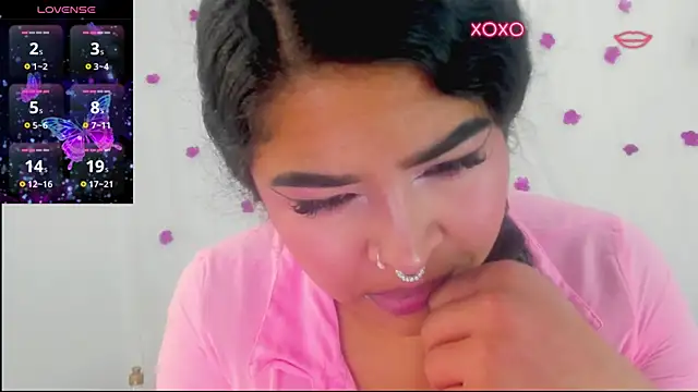 Snapshot of moana_taylor chatting on 10/17/25, 10:29 moana taylor online show from 10/17/25, 10:29