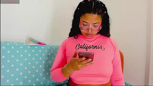 moana taylor online show from 04/06/26, 11:44