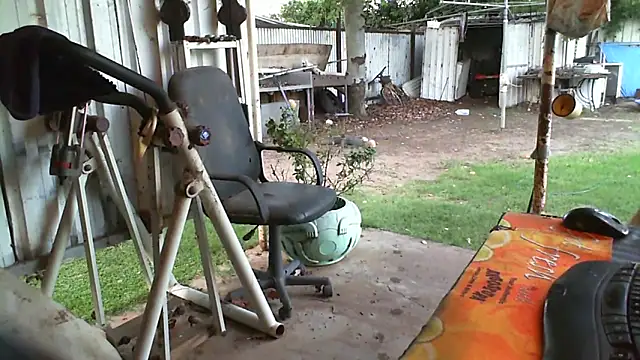 herbie010666 online show from 02/21/25, 08:29