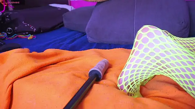 sweetfoxed online show from 12/03/25, 04:53