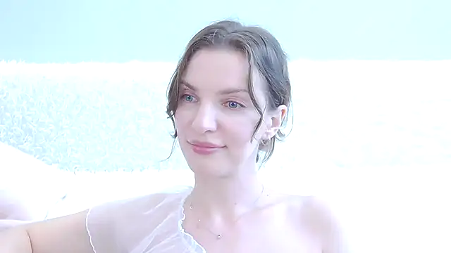 Snapshot of Beauty_Alex chatting on 06/25/26, 05:12 Beauty Alex online show from 06/25/26, 05:12