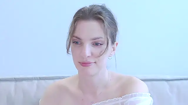 Snapshot of Beauty_Alex chatting on 06/30/26, 02:34 Beauty Alex online show from 06/30/26, 02:34