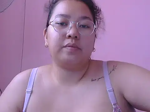 Snapshot of Boobsiemarie chatting on 07/21/26, 04:37 Boobsiemarie online show from 07/21/26, 04:37