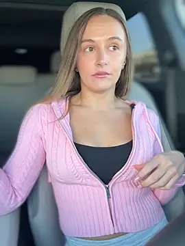 Snapshot of lunagirl13 chatting on 10/06/25, 05:43 lunagirl13 online show from 10/06/25, 05:43