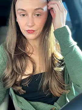 Snapshot of lunagirl13 chatting on 11/13/25, 06:18 lunagirl13 online show from 11/13/25, 06:18