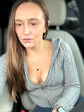 Snapshot of lunagirl13 chatting on 11/14/25, 07:23 lunagirl13 online show from 11/14/25, 07:23