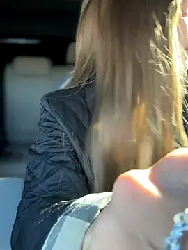 Snapshot of lunagirl13 chatting on 11/25/25, 06:19 lunagirl13 online show from 11/25/25, 06:19