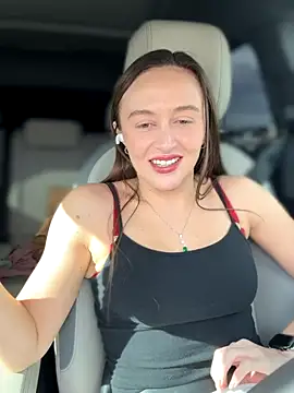 lunagirl13 online show from 12/17/25, 07:31