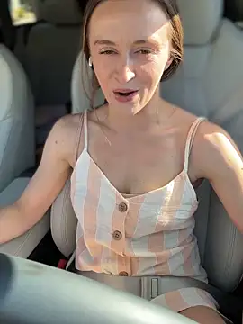 lunagirl13 online show from 03/25/26, 10:27