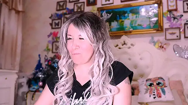 Snapshot of DirtySlut chatting on 03/11/25, 06:30 DirtySlut online show from 03/11/25, 06:30