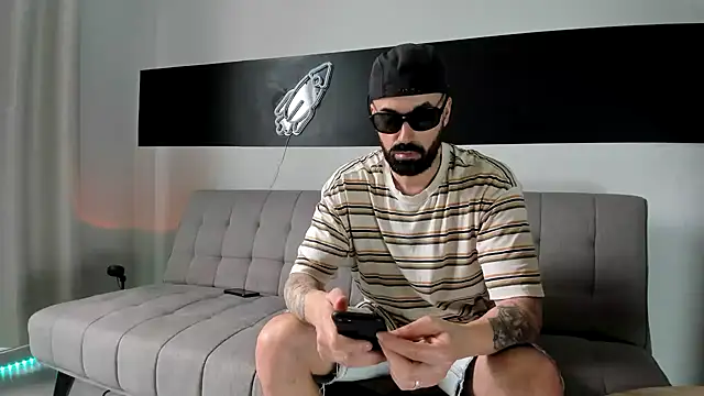 Snapshot of MattxFeet chatting on 12/23/24, 05:22 MattxFeet online show from 12/23/24, 05:22