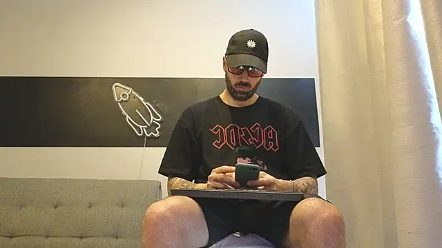 Snapshot of MattxFeet chatting on 01/13/26, 05:18 MattxFeet online show from 01/13/26, 05:18