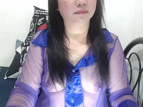 stacie iris online show from 11/26/25, 11:44