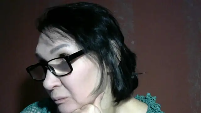 PrettyAndWild online show from 04/25/26, 02:25