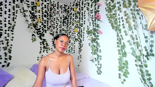 Snapshot of violeta_milleer chatting on 02/05/25, 05:09 violeta milleer online show from 02/05/25, 05:09